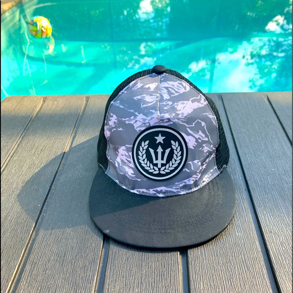 Mens RedRum snap back hat